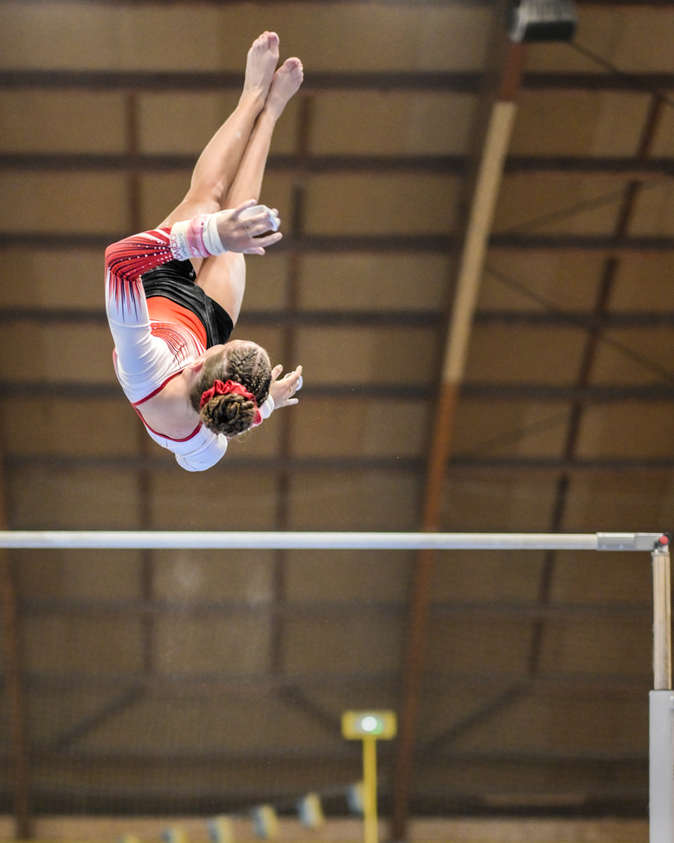 Championnat de France de gymnastique FSGT 2024 à Bagneux. Epreuve barres asymétriques.